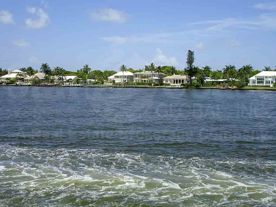 AQUALANE SHORES View of Water
